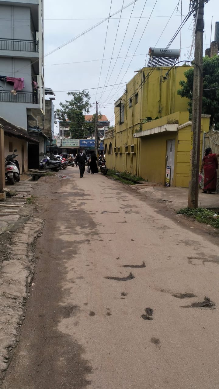 Chikkamgaluru city, near Malllandur road - Land Area: 1400 sq ft (20*70 site measurement)