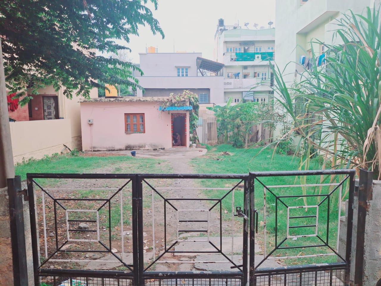 Peenya 2nd Stage, Rameshwaranagar - 40x65 site for sale