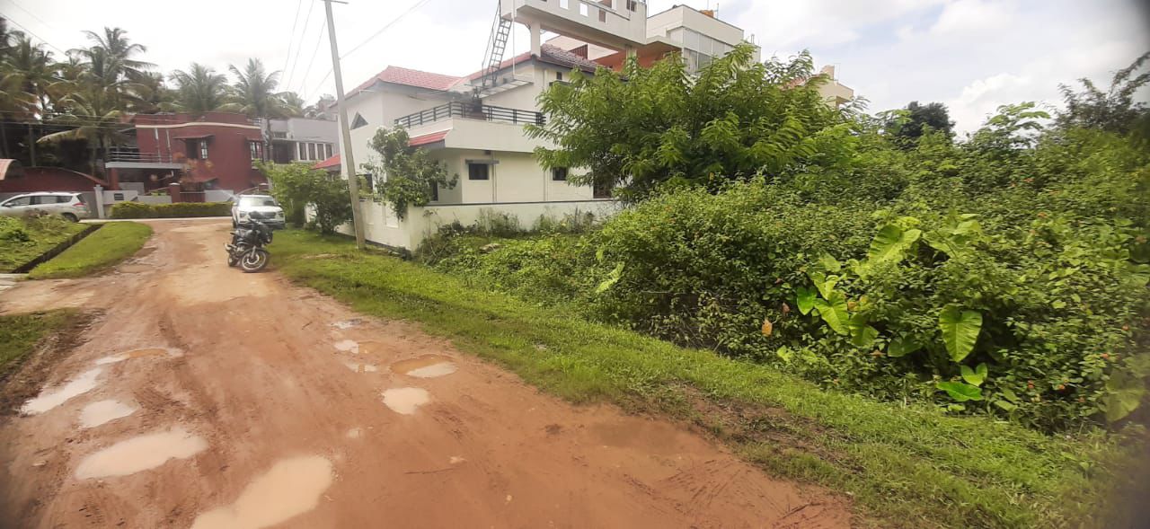  Rameshwarnagara, Chikkamgaluru - Land Area: 6800 sq ft (North facing)